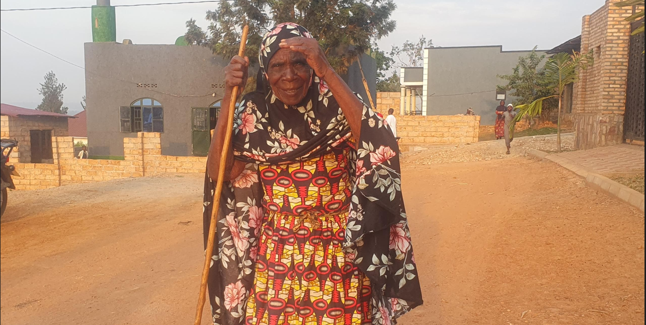 AMINA WHO EMBRACED ISLAM AT HER OLD AGE.