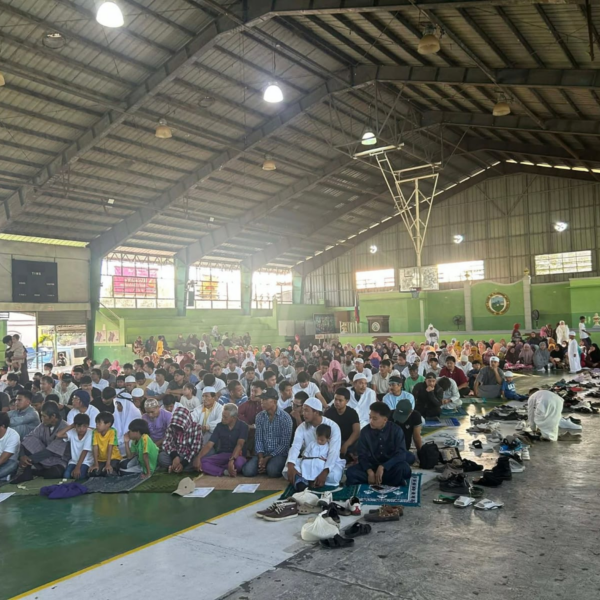 Salatul Eid in Plaza Florida Blanca: A Celebration of&hellip;