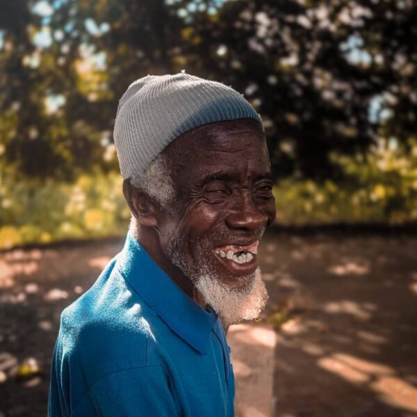  A Door-to-Door Dawah That Changed an Old Man’s Life 