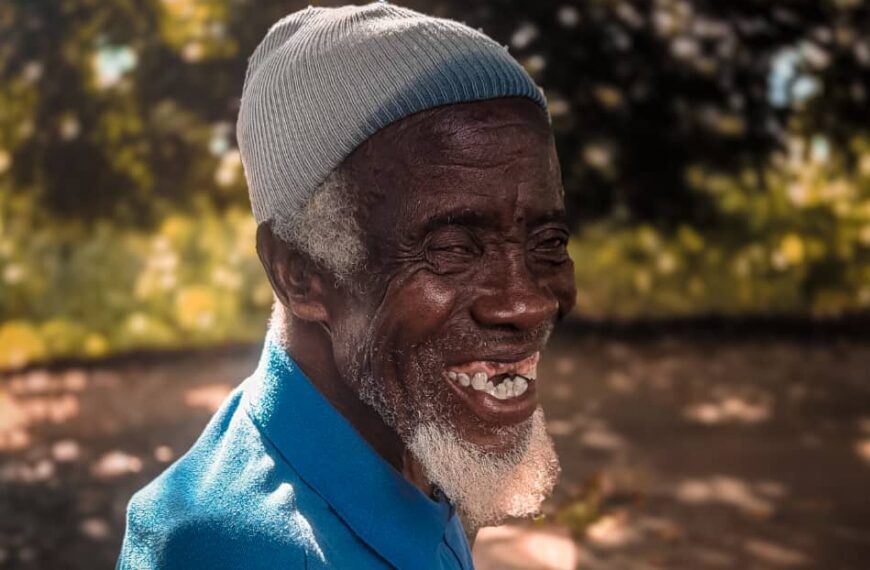 A Door-to-Door Dawah That Changed an Old Man’s Life