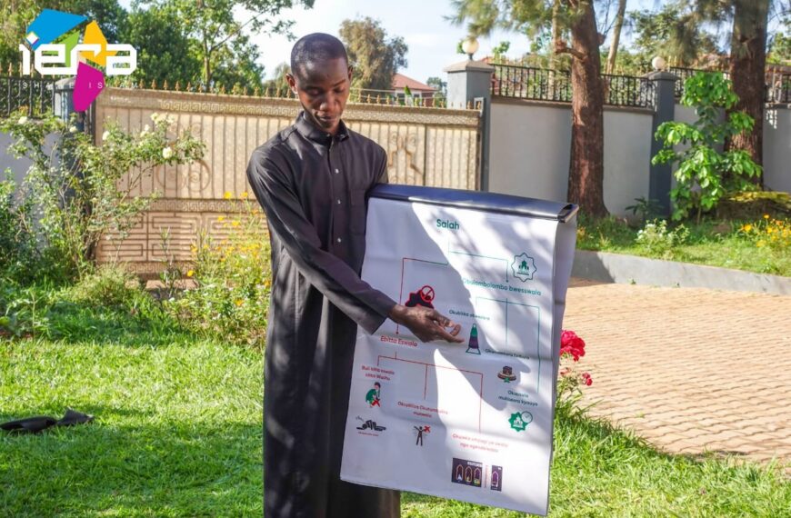 iERA Arms Da’ees with Flipcharts to Empower New Muslims.